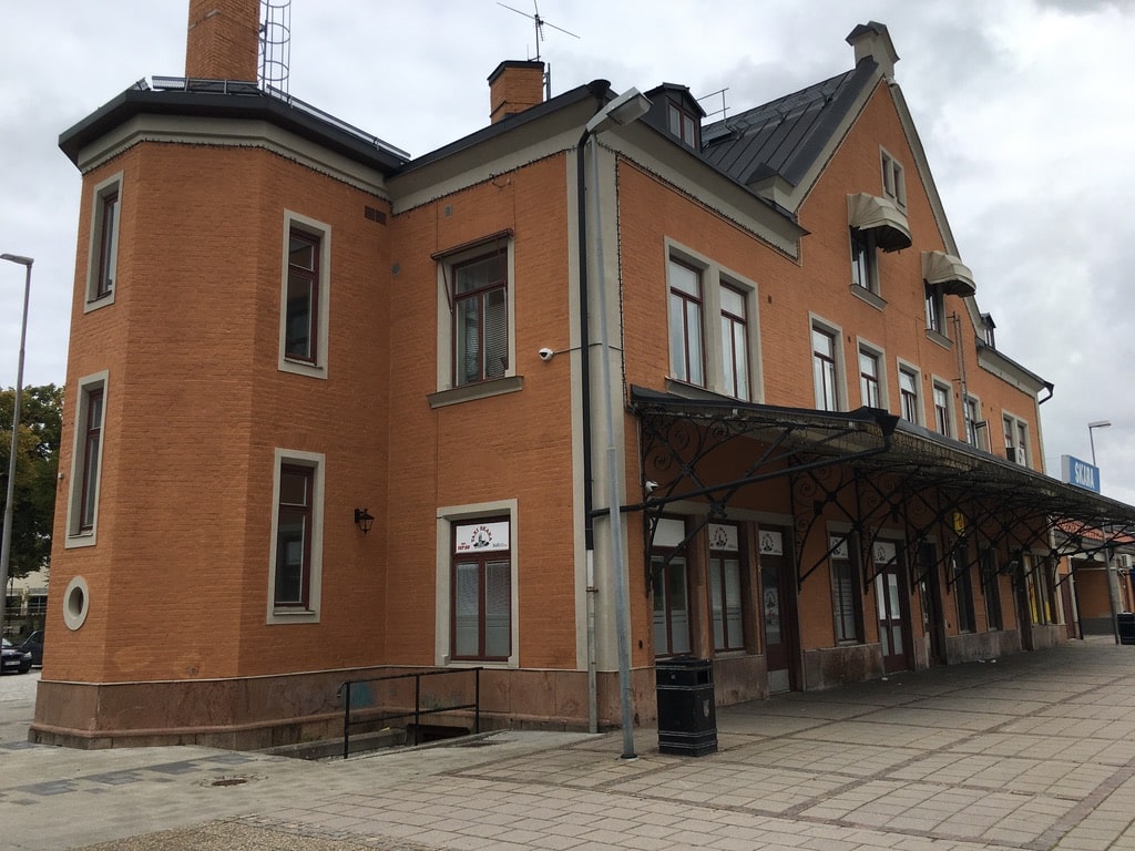 Navet i vår egen kollektivtrafik måste återupprättas.